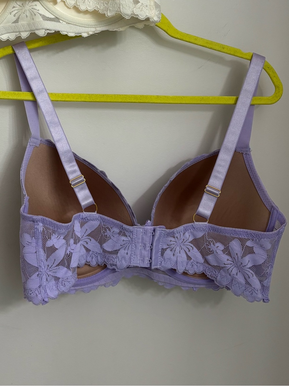 *ON HOLD* Lavender lace underwire lined padded bra - Picture 2 of 5